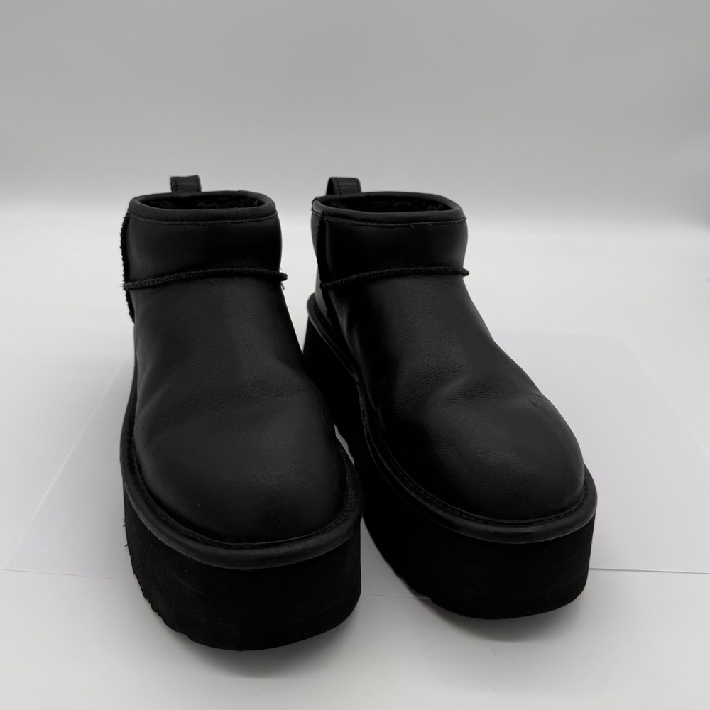 UGG Black Shearling-Lined low Slip on boot black leather